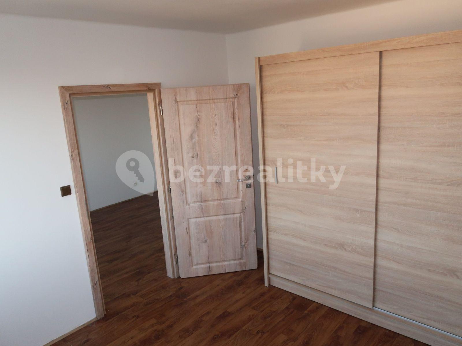 1 bedroom with open-plan kitchen flat to rent, 34 m², Veverkova, Hradec Králové, Královéhradecký Region