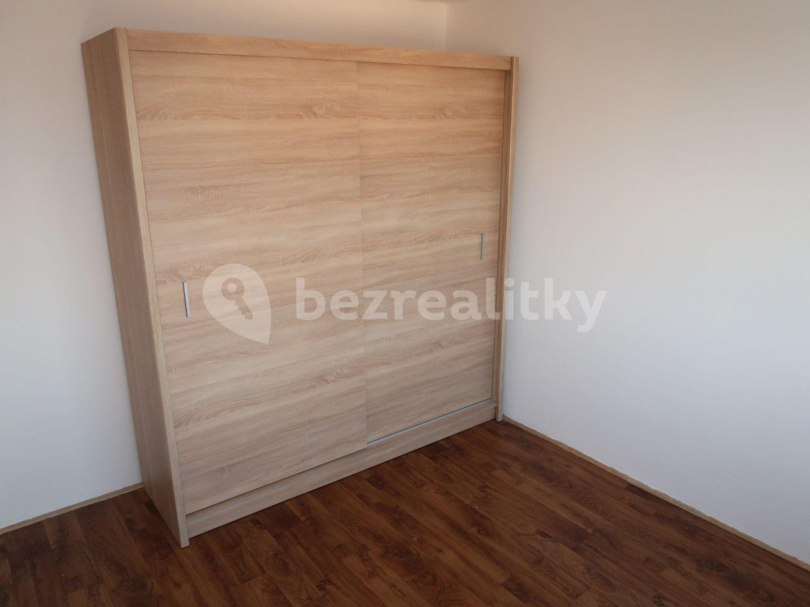 1 bedroom with open-plan kitchen flat to rent, 34 m², Veverkova, Hradec Králové, Královéhradecký Region