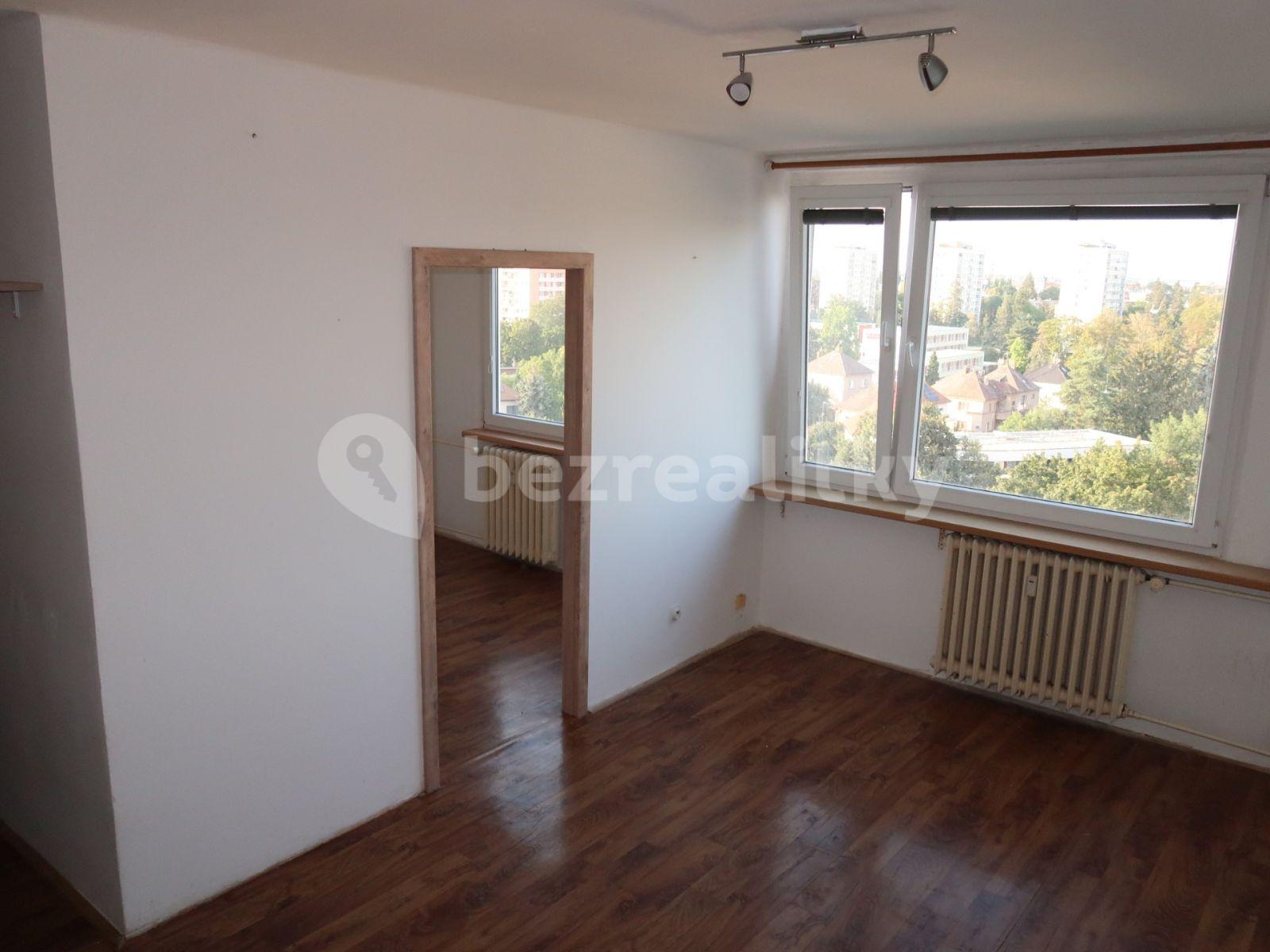 1 bedroom with open-plan kitchen flat to rent, 34 m², Veverkova, Hradec Králové, Královéhradecký Region