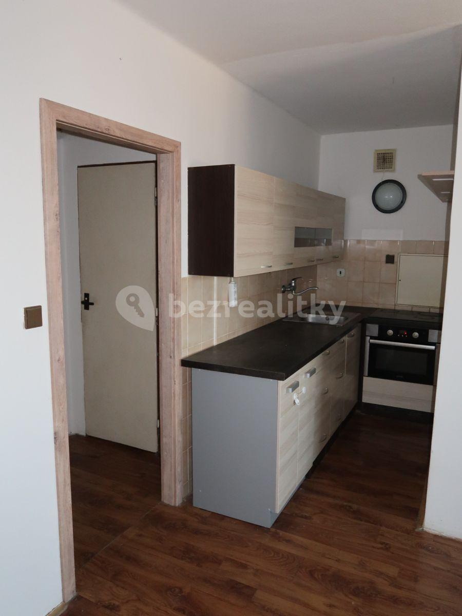 1 bedroom with open-plan kitchen flat to rent, 34 m², Veverkova, Hradec Králové, Královéhradecký Region