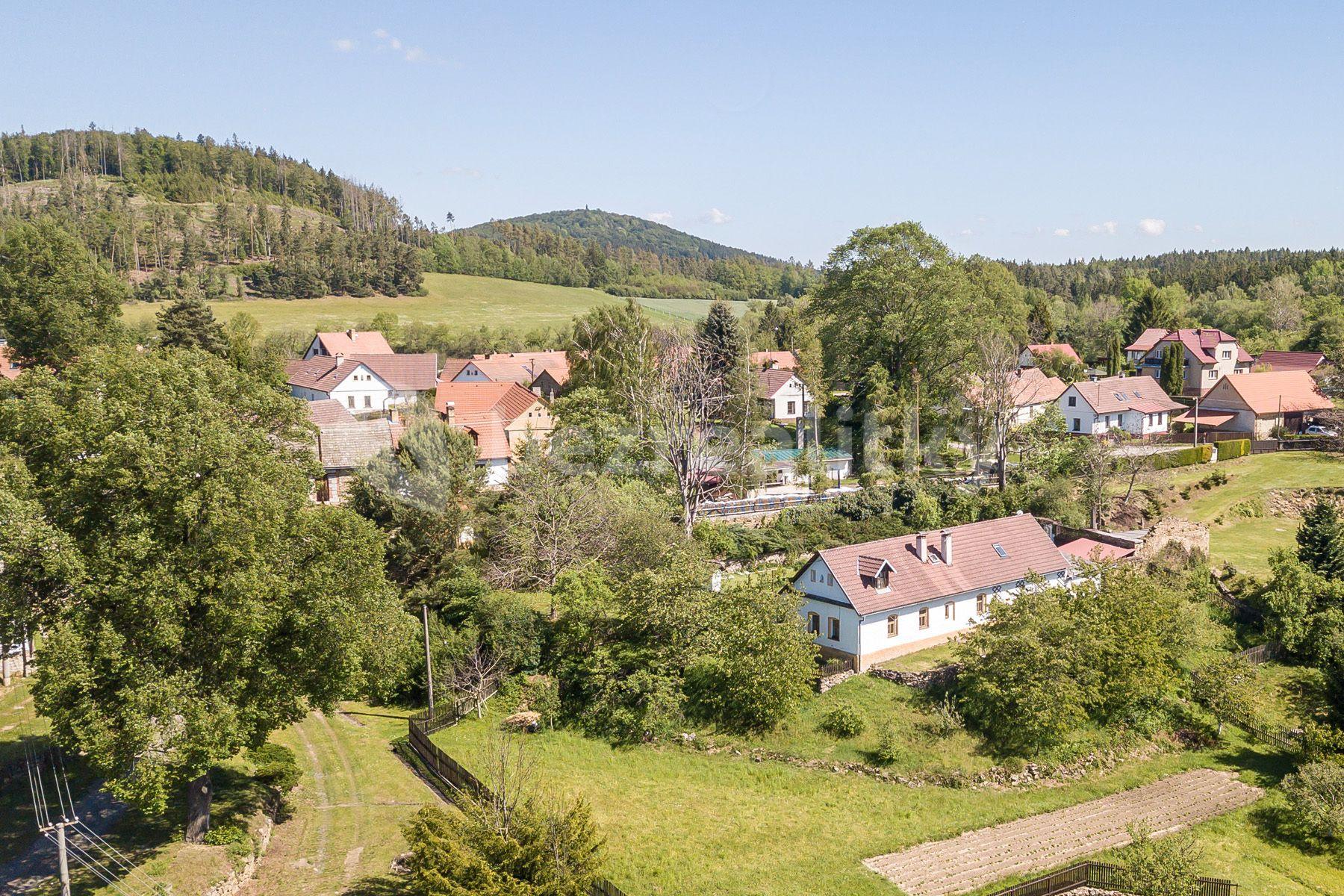 recreational property for sale, 2,006 m², Býkovice, Louňovice pod Blaníkem, Středočeský Region