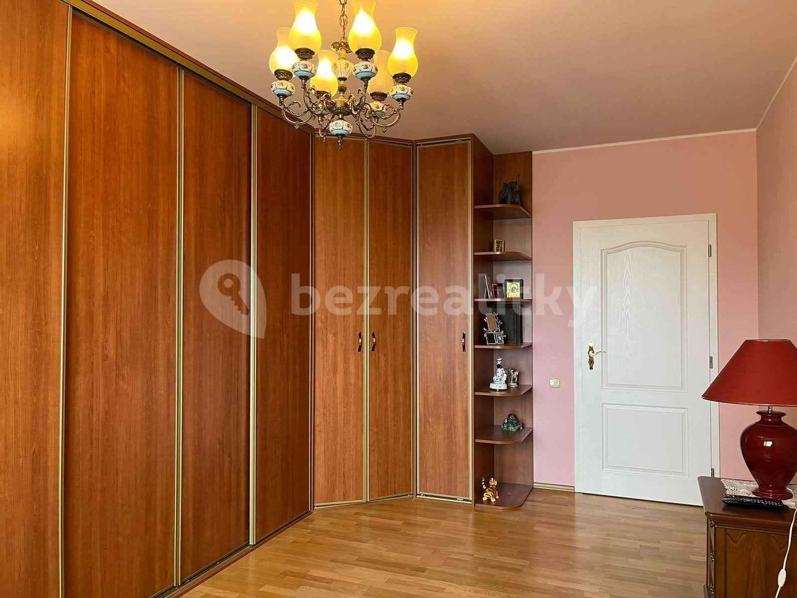 3 bedroom with open-plan kitchen flat for sale, 80 m², Stará Kysibelská, Karlovy Vary, Karlovarský Region