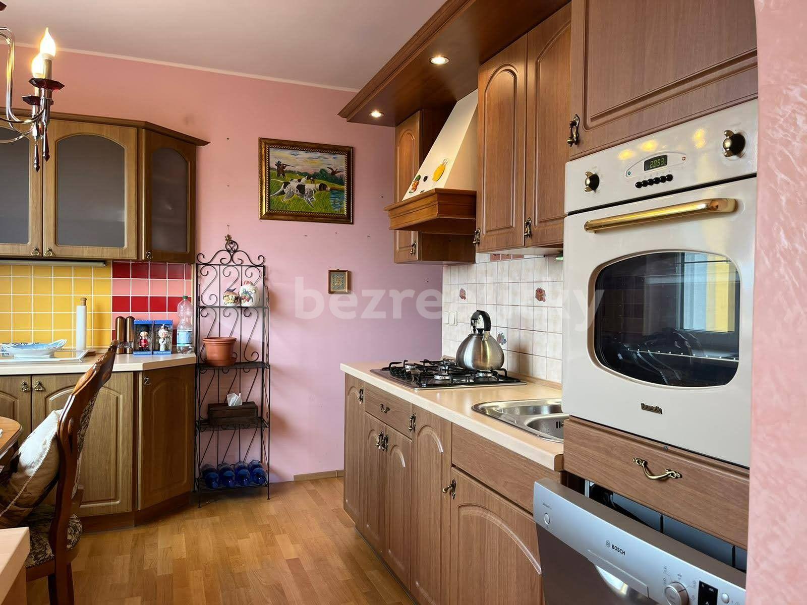 3 bedroom with open-plan kitchen flat for sale, 80 m², Stará Kysibelská, Karlovy Vary, Karlovarský Region