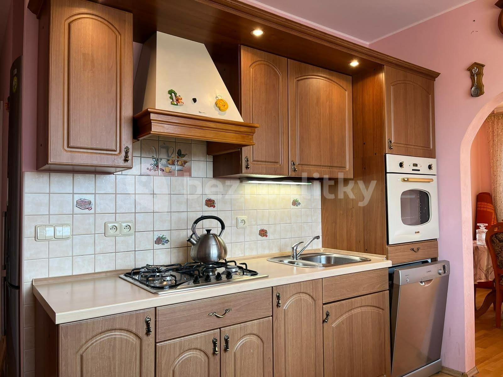 3 bedroom with open-plan kitchen flat for sale, 80 m², Stará Kysibelská, Karlovy Vary, Karlovarský Region