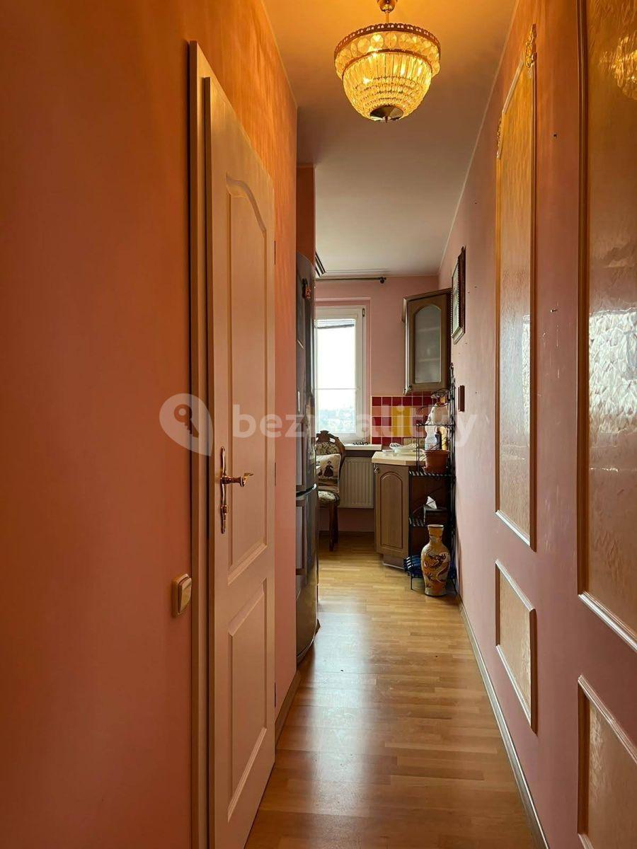 3 bedroom with open-plan kitchen flat for sale, 80 m², Stará Kysibelská, Karlovy Vary, Karlovarský Region