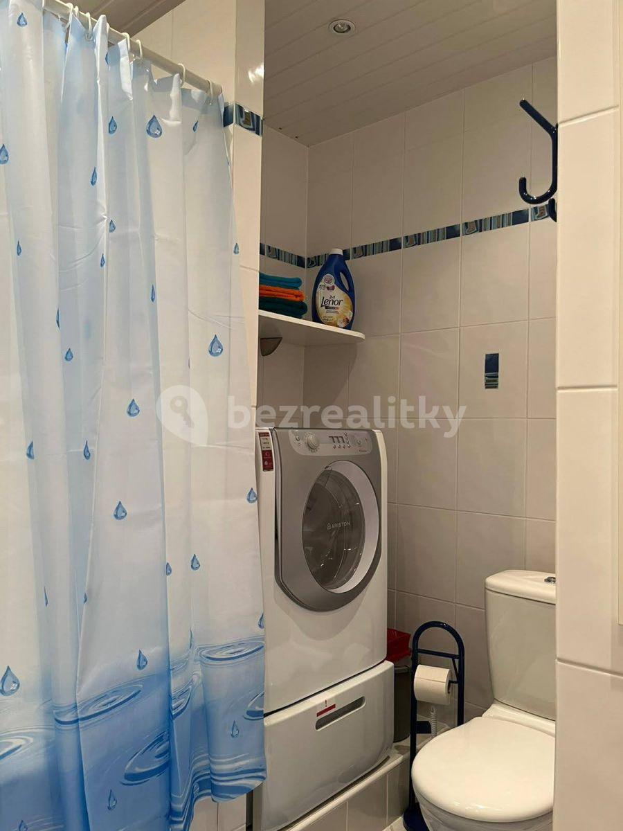 3 bedroom with open-plan kitchen flat for sale, 80 m², Stará Kysibelská, Karlovy Vary, Karlovarský Region