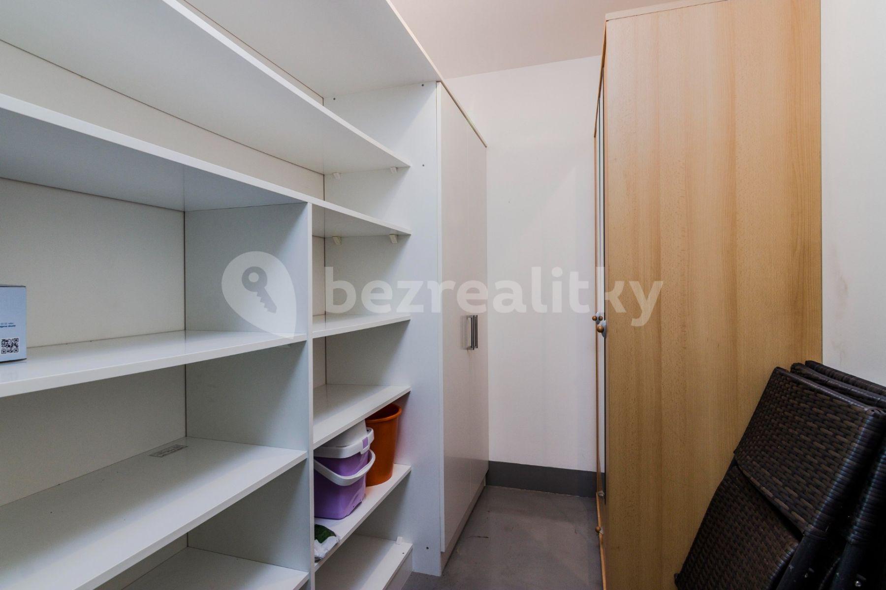 1 bedroom with open-plan kitchen flat to rent, 71 m², Nad Závěrkou, Prague, Prague