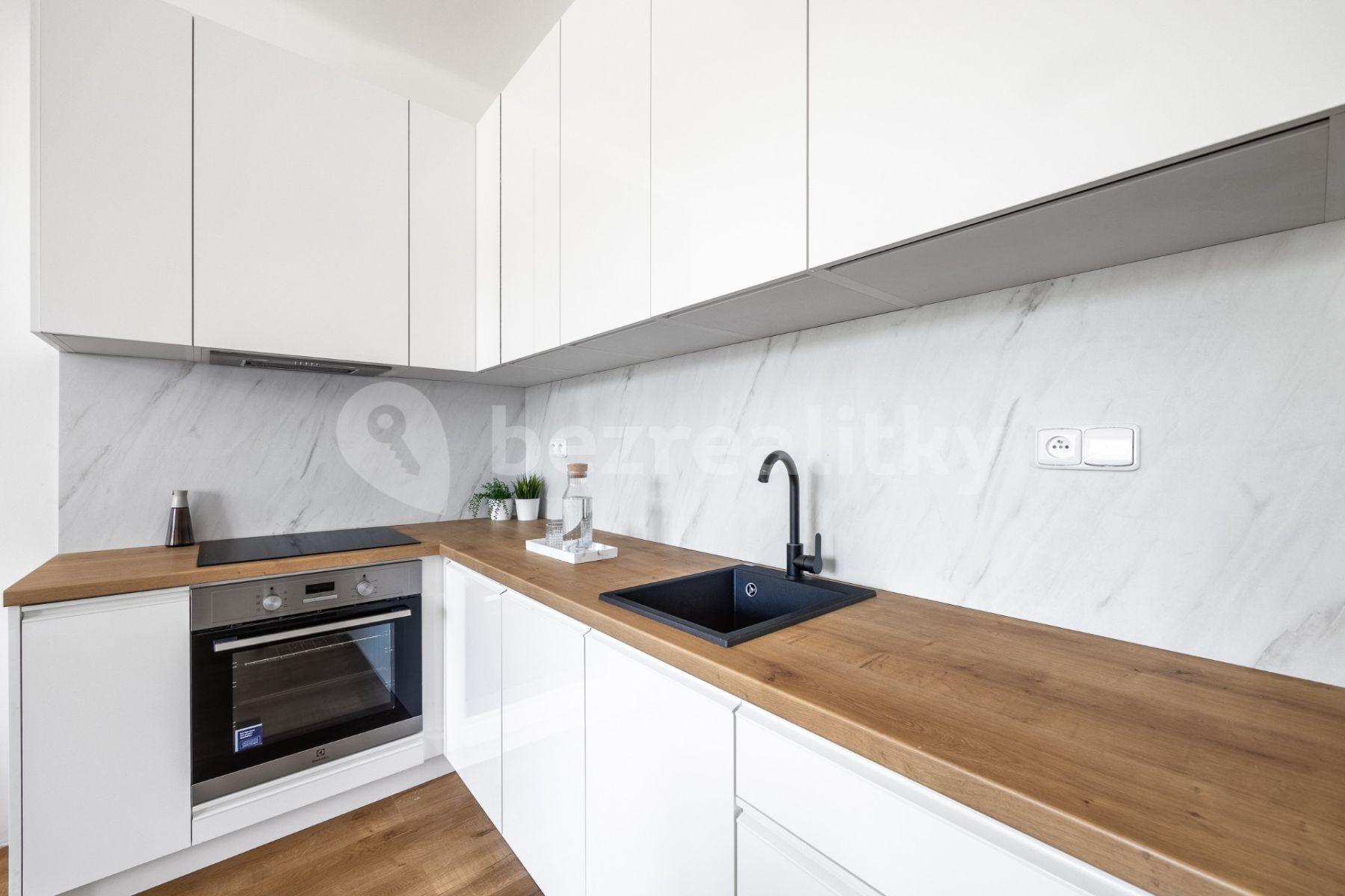 2 bedroom with open-plan kitchen flat for sale, 68 m², Stehlíkova, Slaný, Středočeský Region