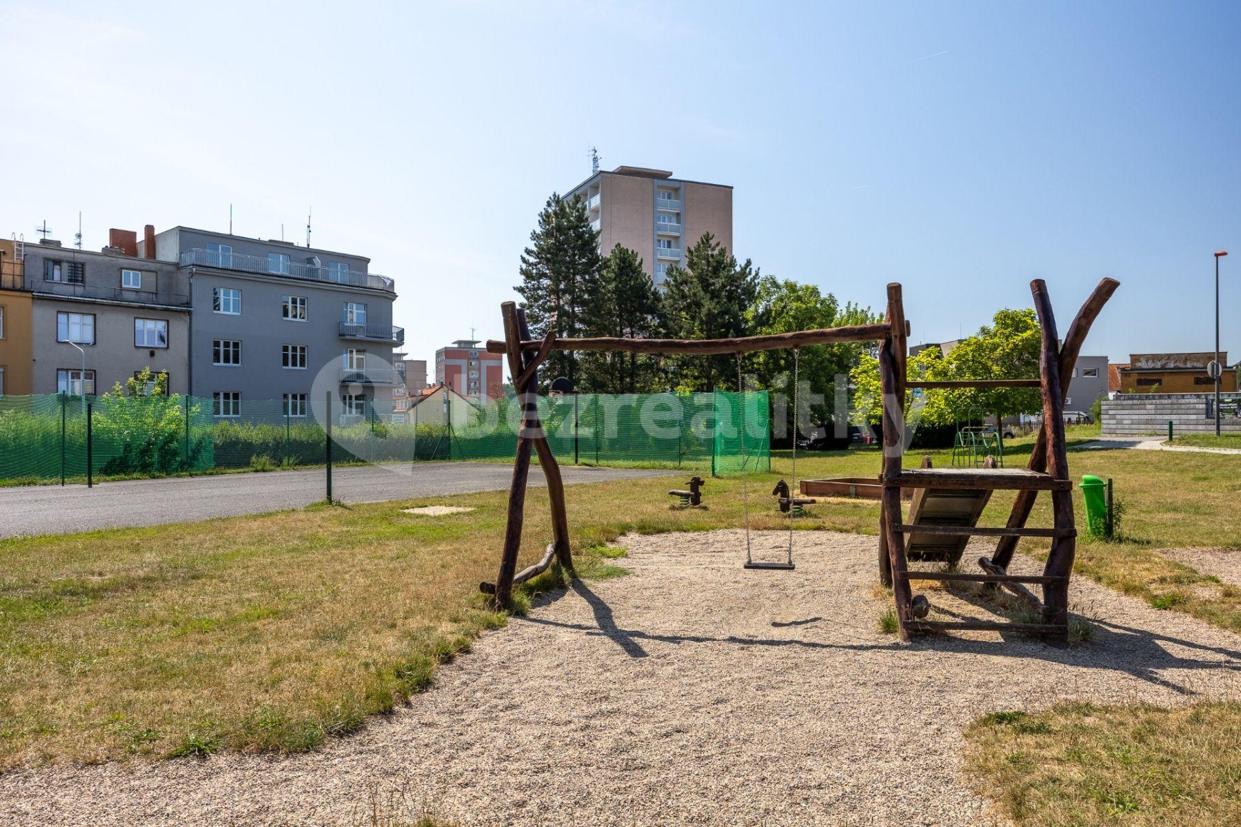 2 bedroom with open-plan kitchen flat for sale, 68 m², Stehlíkova, Slaný, Středočeský Region