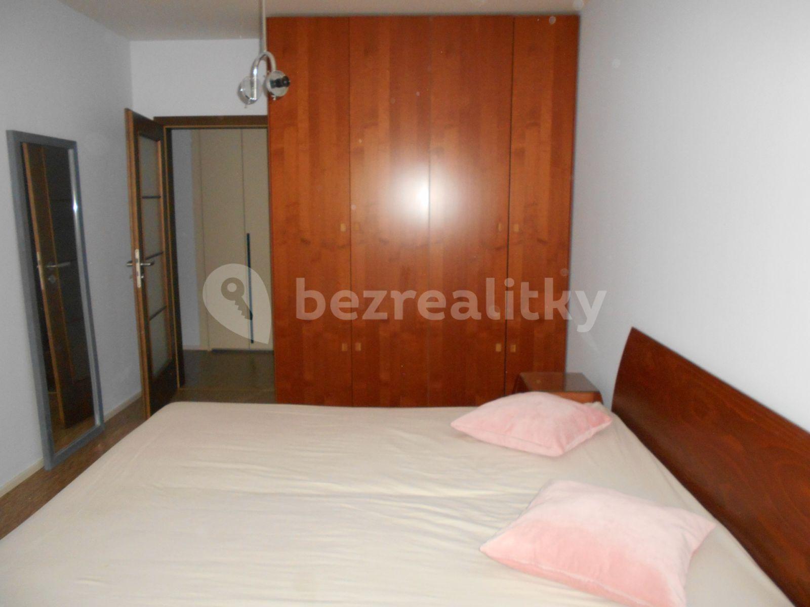 2 bedroom with open-plan kitchen flat to rent, 90 m², Za Strahovem, Prague, Prague