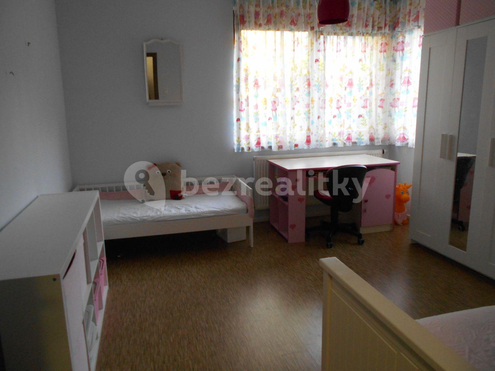 2 bedroom with open-plan kitchen flat to rent, 90 m², Za Strahovem, Prague, Prague