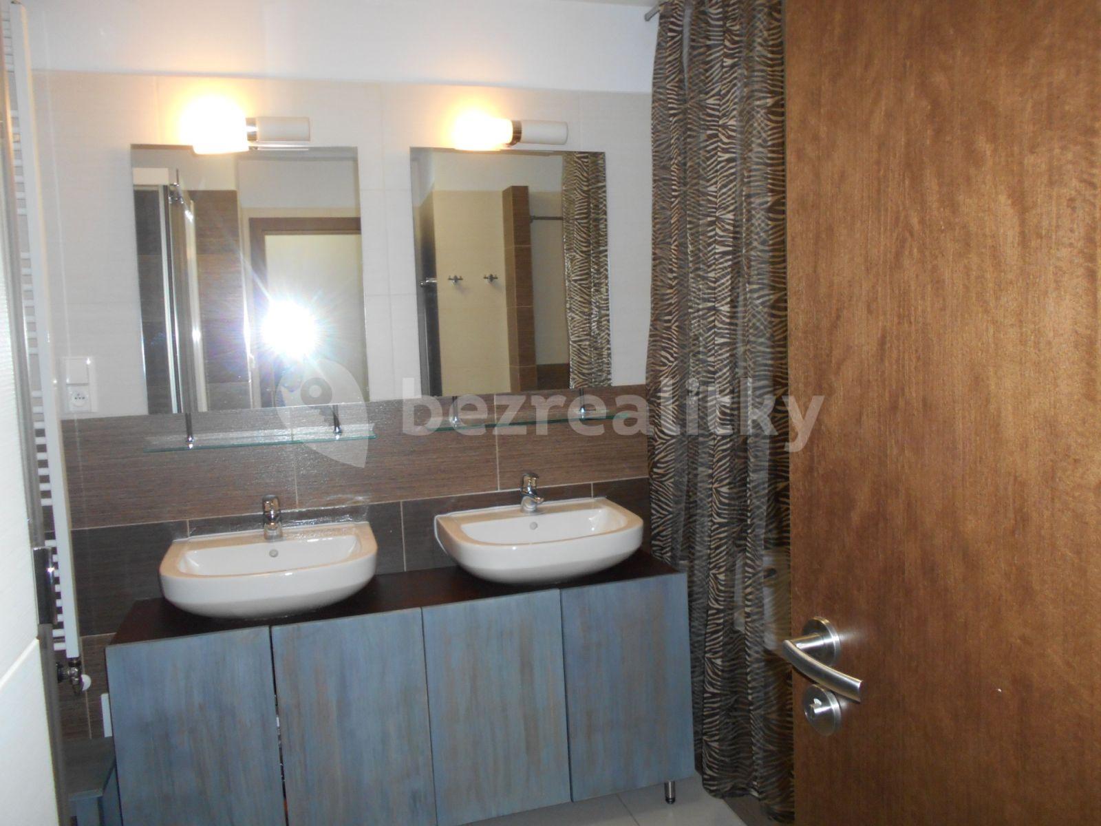 2 bedroom with open-plan kitchen flat to rent, 90 m², Za Strahovem, Prague, Prague