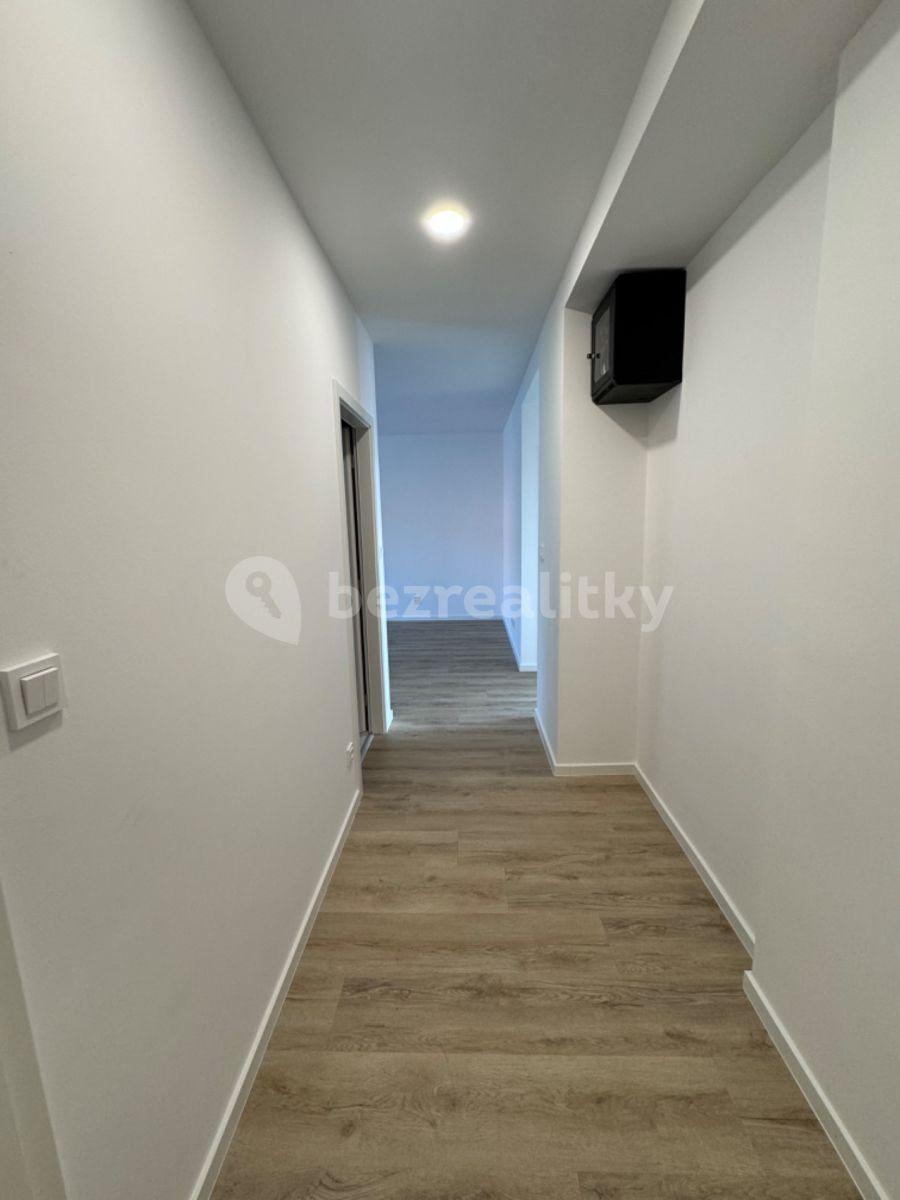 1 bedroom with open-plan kitchen flat to rent, 58 m², Opavská, Ostrava, Moravskoslezský Region