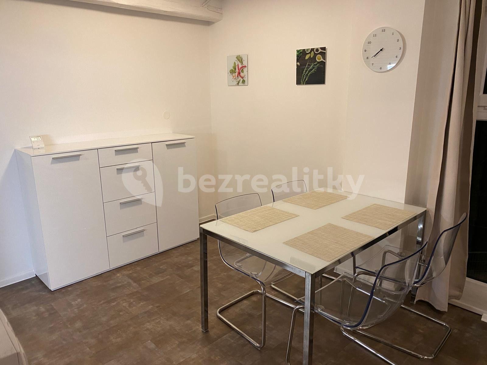 3 bedroom flat to rent, 107 m², Za rybníkem, Lišany, Středočeský Region