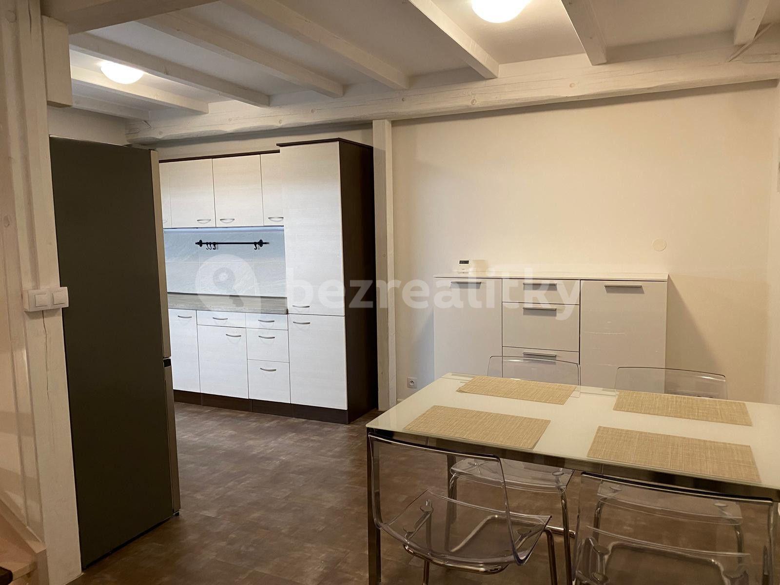 3 bedroom flat to rent, 107 m², Za rybníkem, Lišany, Středočeský Region