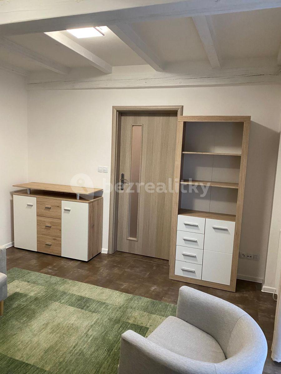 3 bedroom flat to rent, 107 m², Za rybníkem, Lišany, Středočeský Region