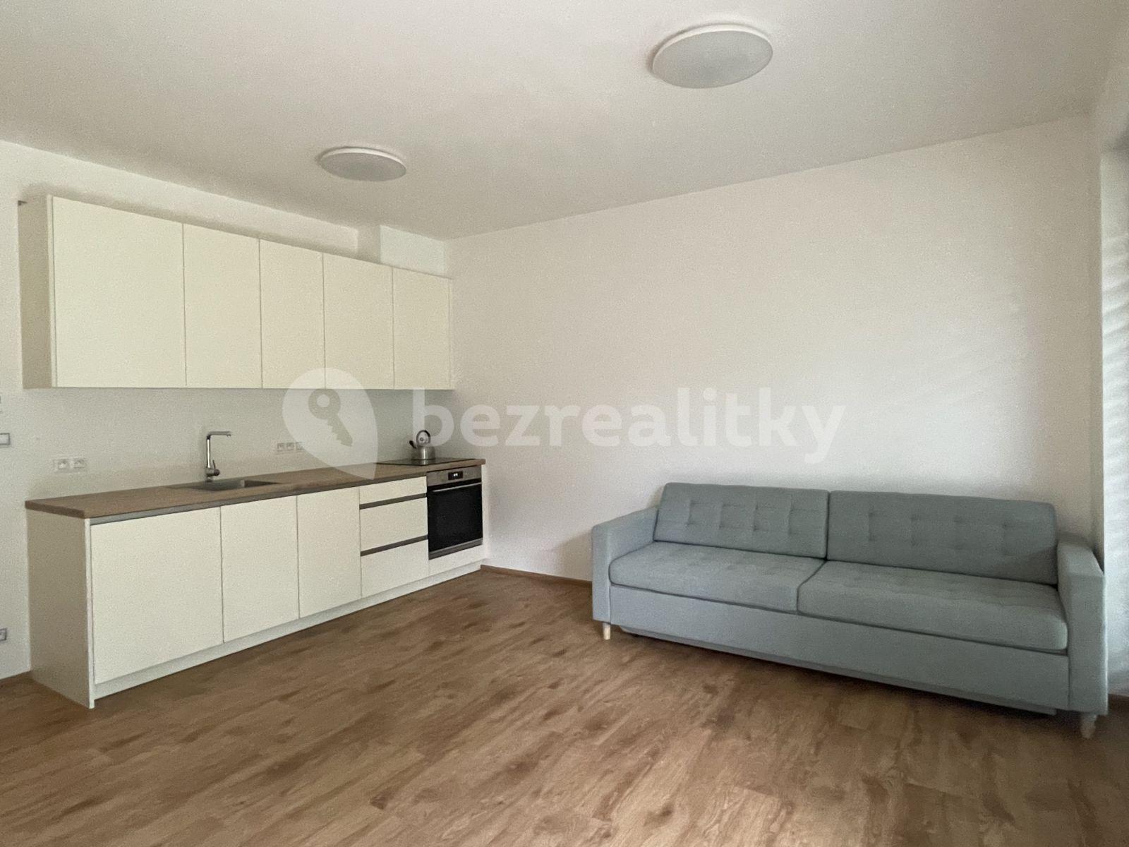 Studio flat to rent, 33 m², Lučištníků, Prague, Prague