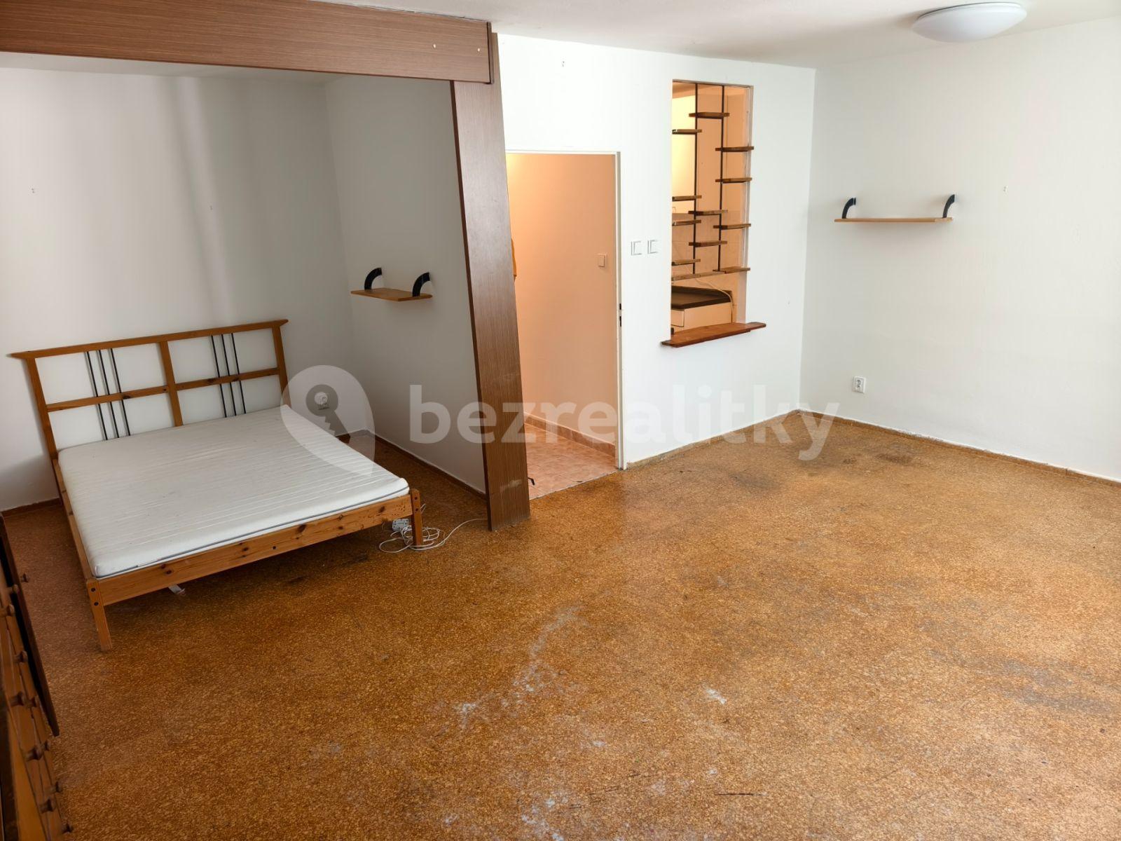 Studio flat for sale, 44 m², Od Vysoké, Prague, Prague