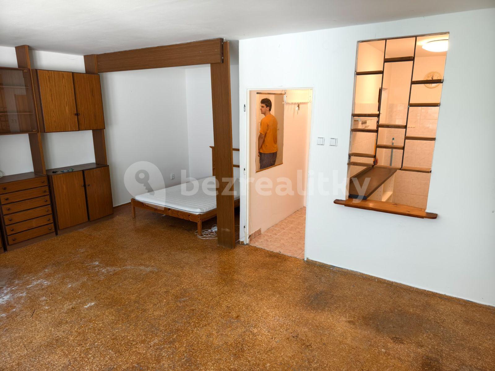 Studio flat for sale, 44 m², Od Vysoké, Prague, Prague