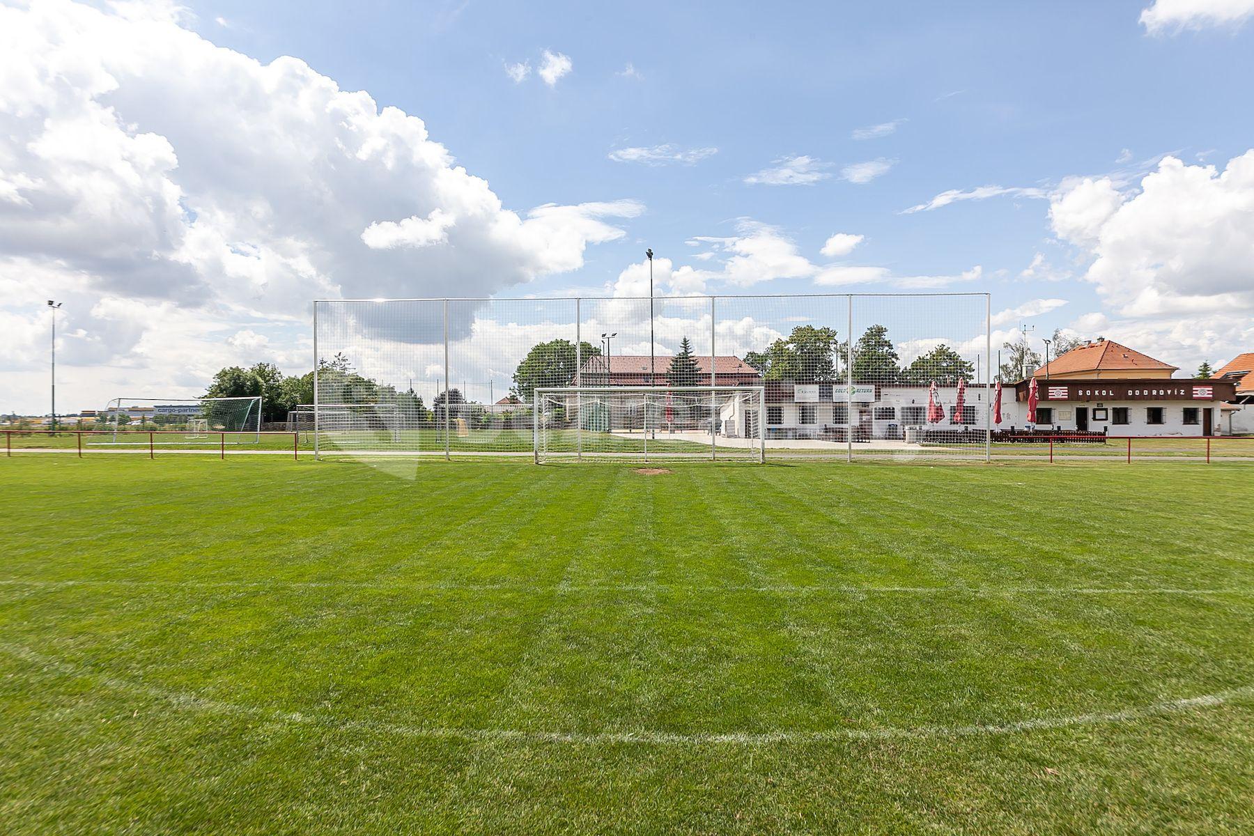 plot for sale, 701 m², Dobrovíz, Dobrovíz, Středočeský Region