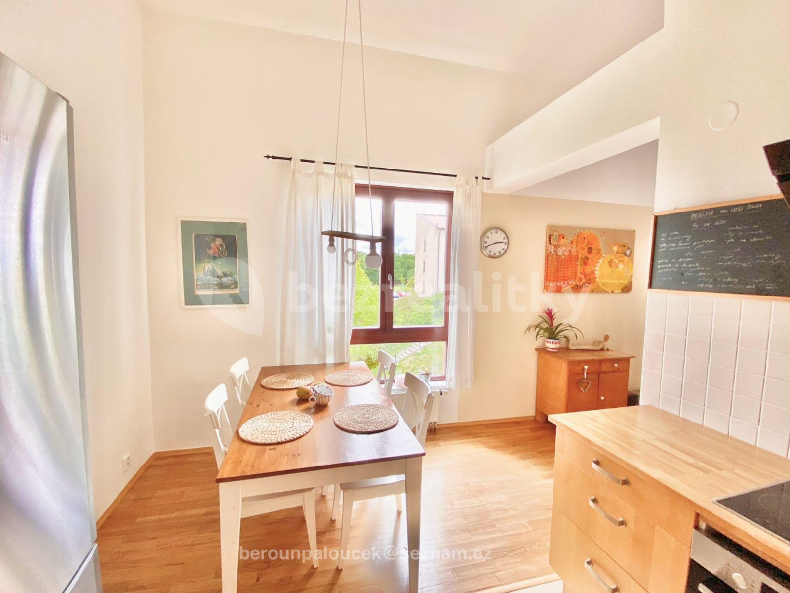 3 bedroom with open-plan kitchen flat for sale, 87 m², Pod Homolkou, Beroun, Středočeský Region