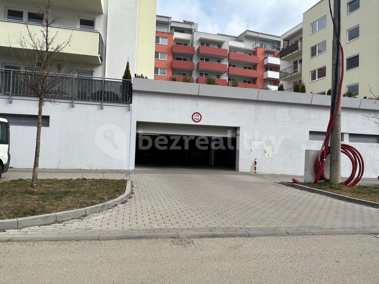 garage to rent, 14 m², Chvalovka, Brno, Jihomoravský Region