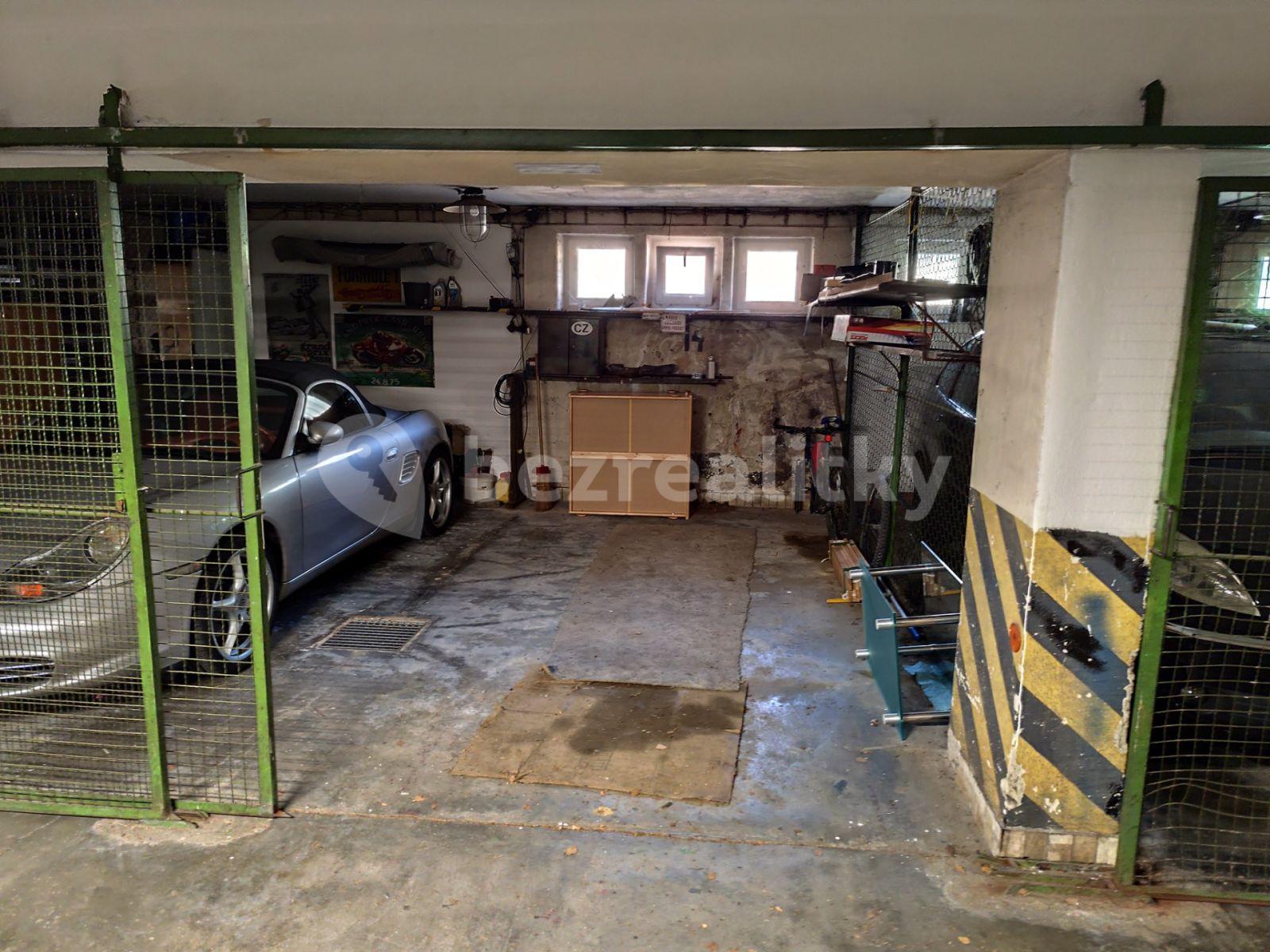 garage to rent, 16 m², Brno, Jihomoravský Region