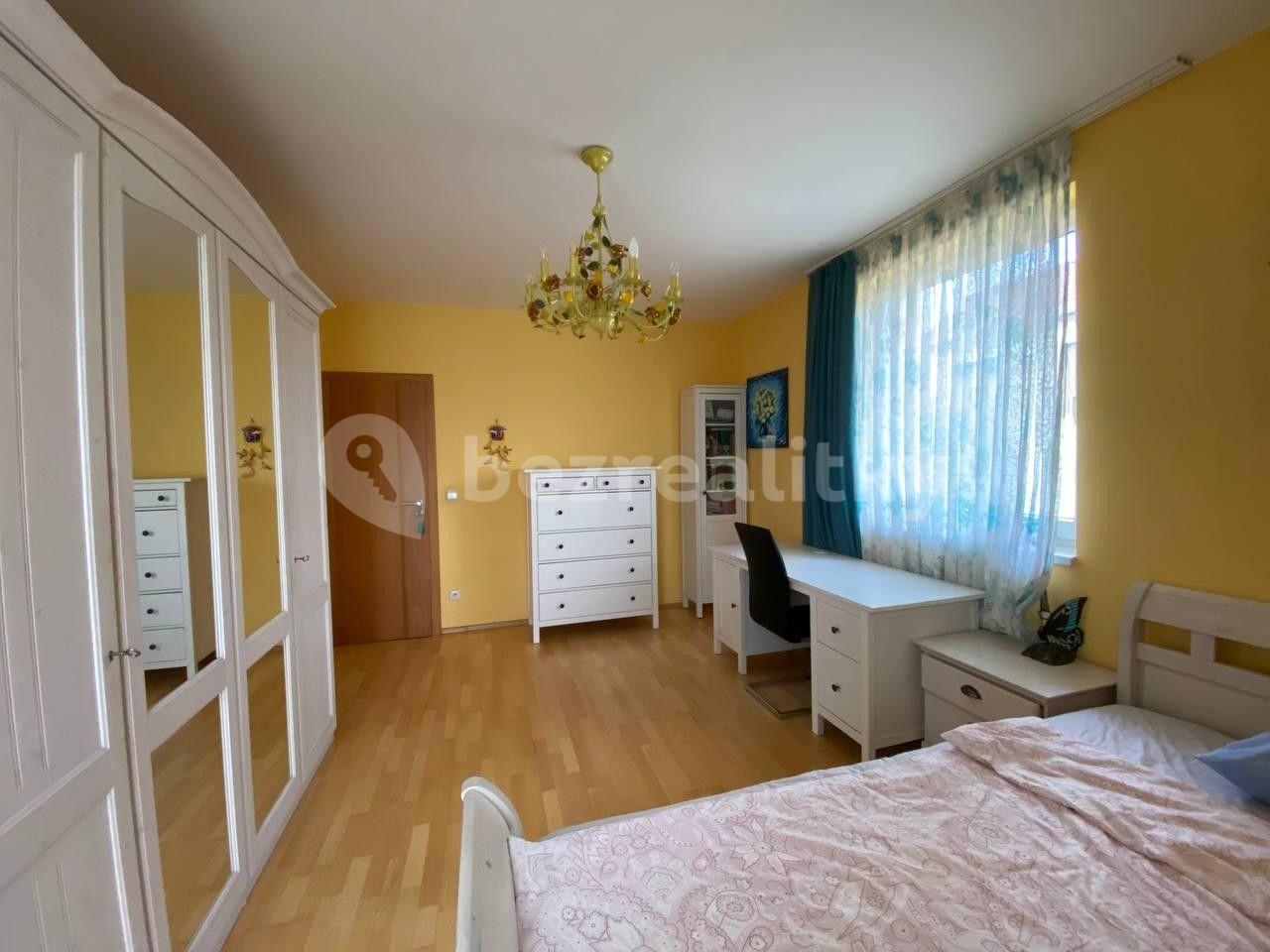 house for sale, 156 m², Pod Školou, Líbeznice, Středočeský Region