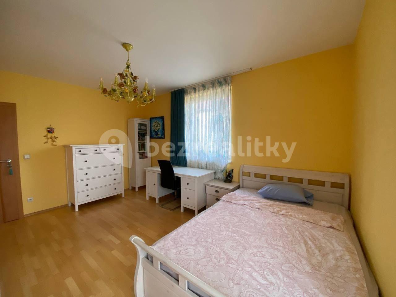 house for sale, 156 m², Pod Školou, Líbeznice, Středočeský Region