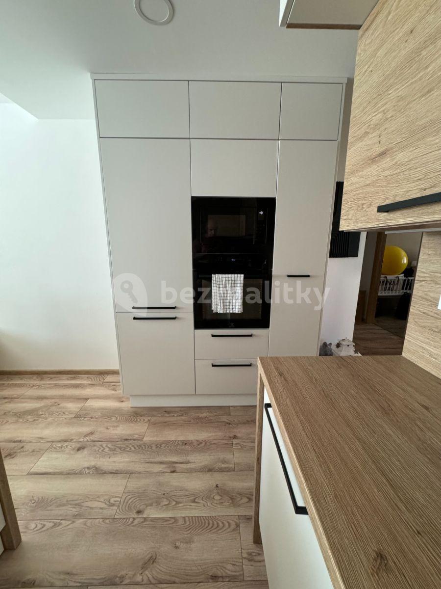 2 bedroom with open-plan kitchen flat to rent, 62 m², Františka Hajdy, Ostrava, Moravskoslezský Region