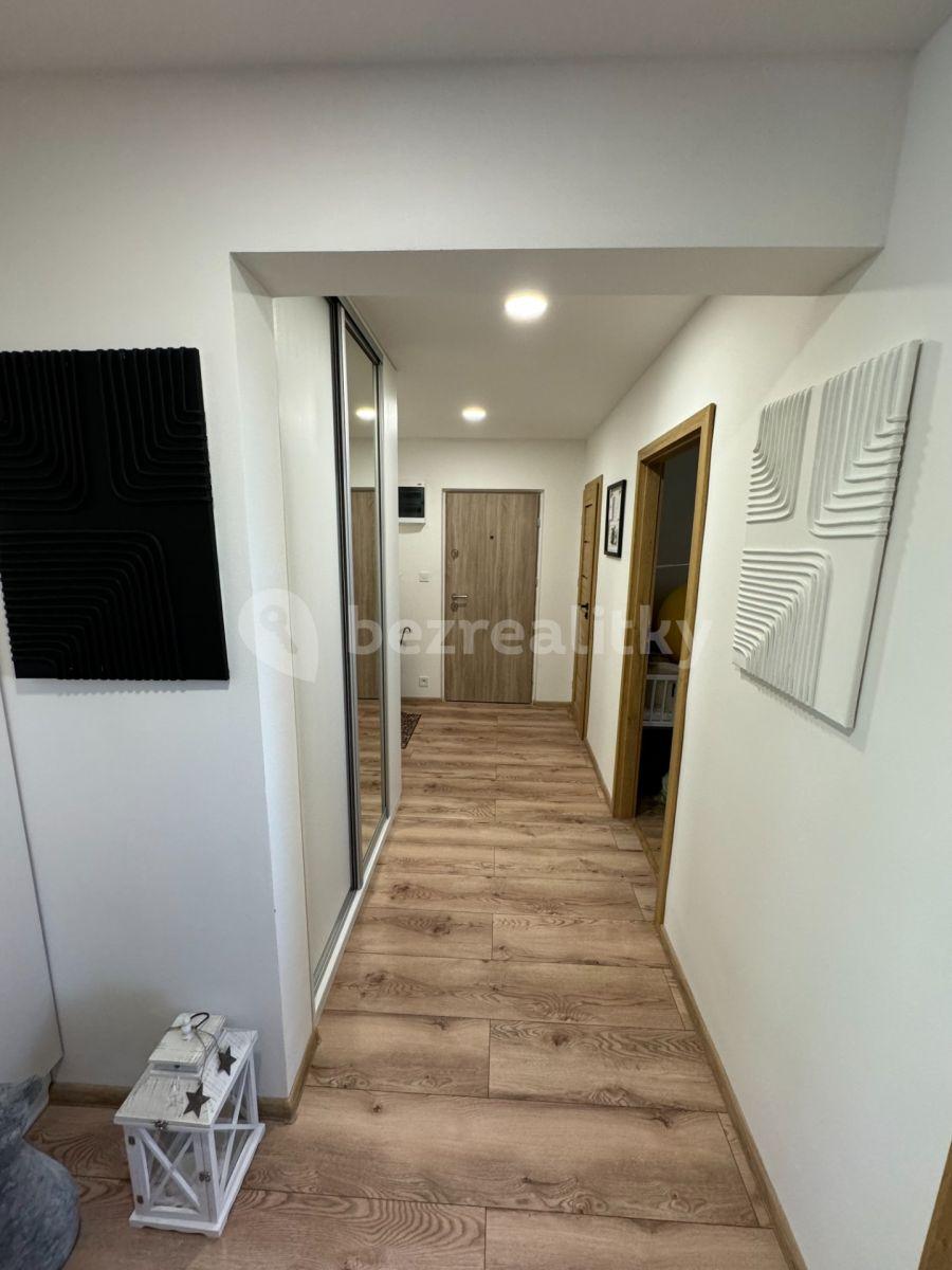 2 bedroom with open-plan kitchen flat to rent, 62 m², Františka Hajdy, Ostrava, Moravskoslezský Region