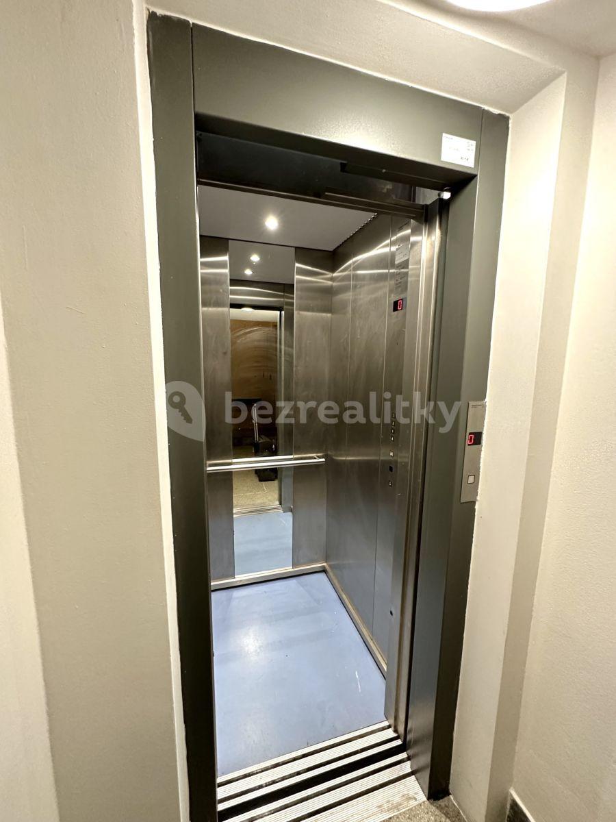 1 bedroom flat to rent, 96 m², Křižíkova, Prague, Prague