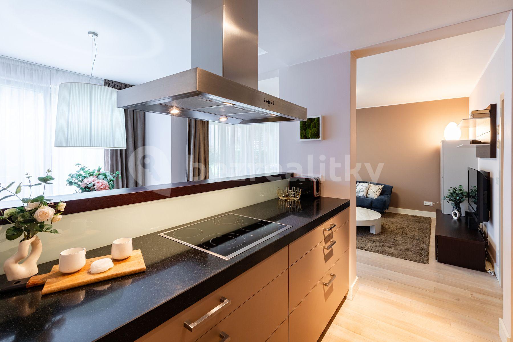 3 bedroom with open-plan kitchen flat for sale, 112 m², Mezilehlá, Prague, Prague