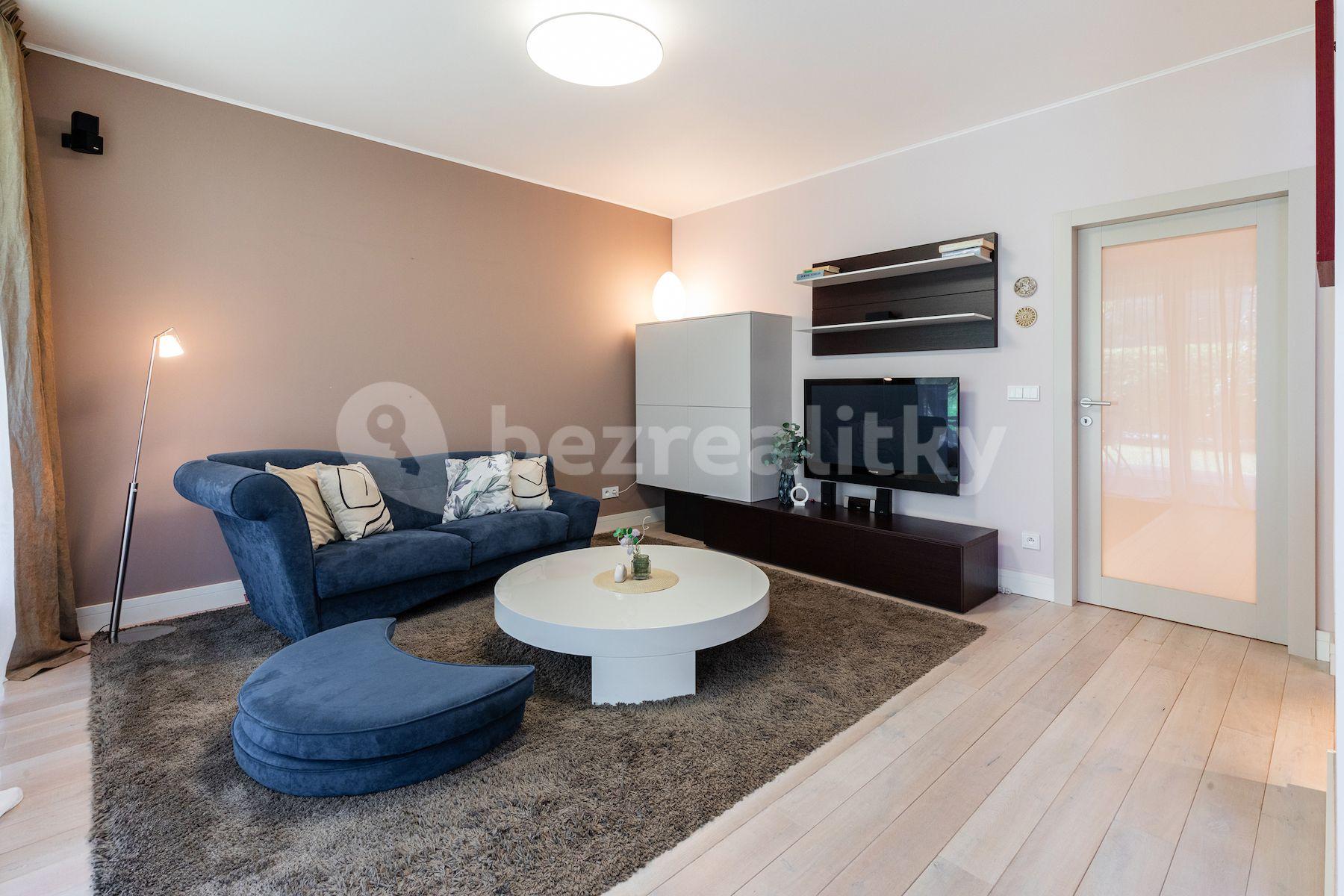 3 bedroom with open-plan kitchen flat for sale, 112 m², Mezilehlá, Prague, Prague