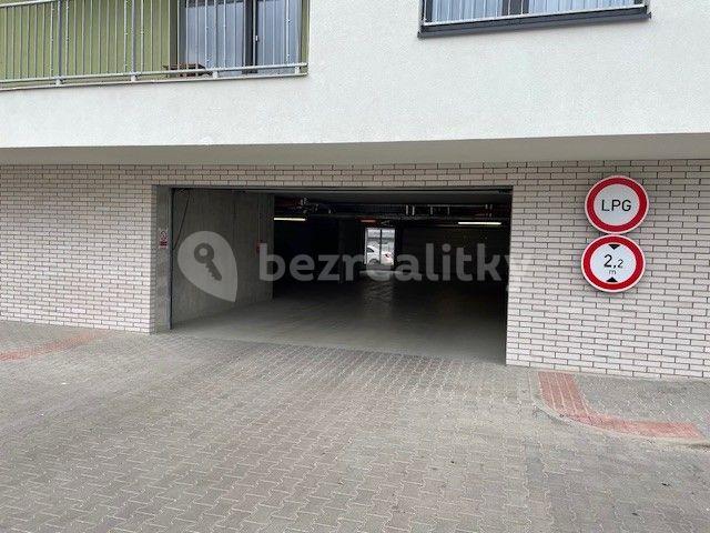 garage to rent, 18 m², Pardubice, Pardubický Region