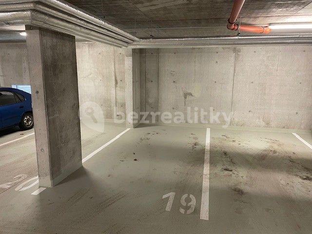 garage to rent, 18 m², Pardubice, Pardubický Region