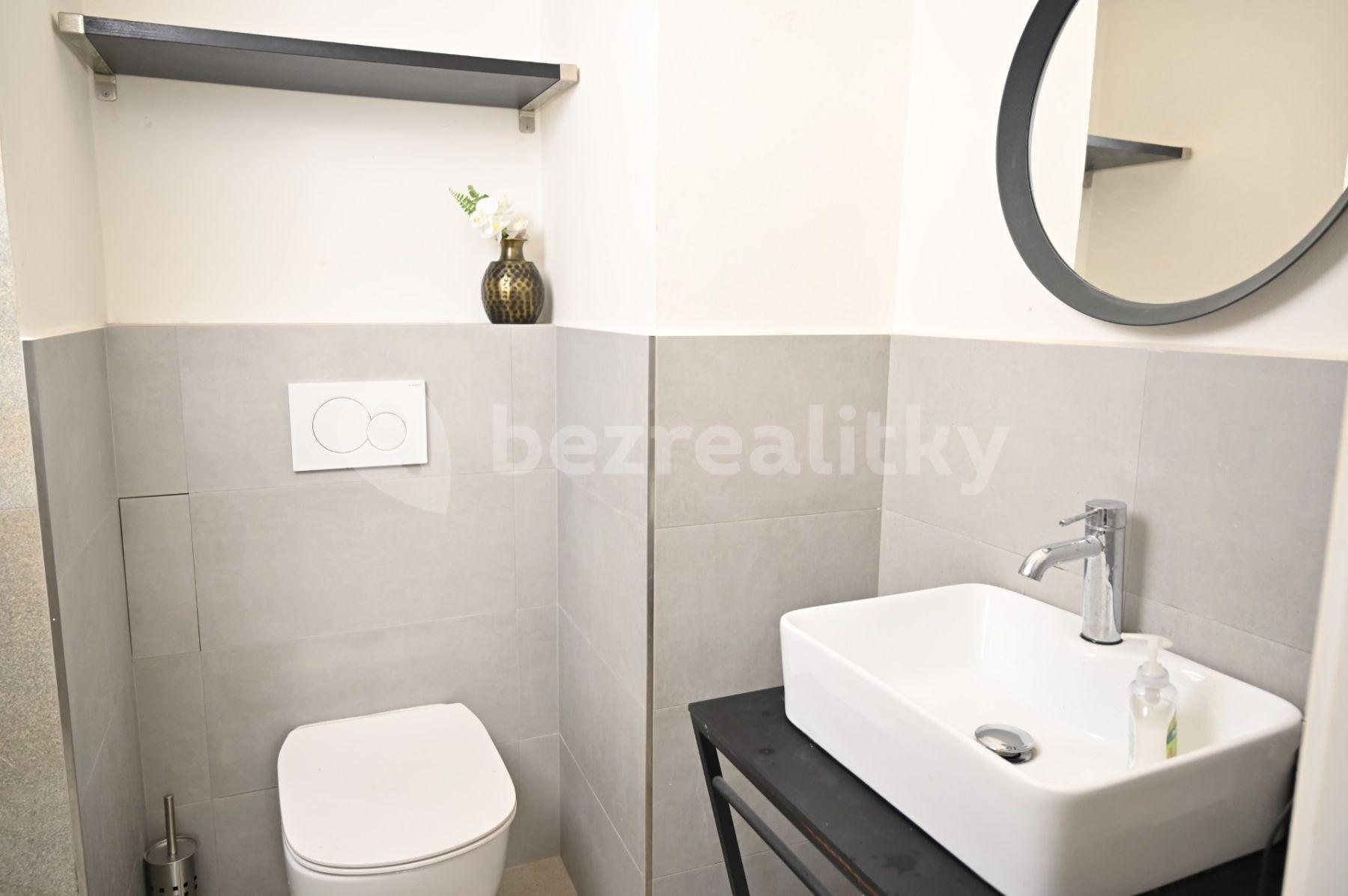 non-residential property for sale, 22 m², Sezimova, Prague, Prague