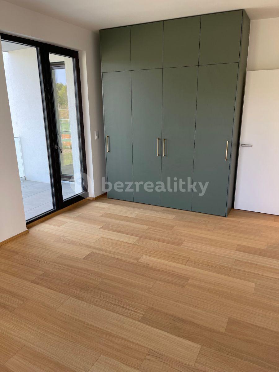 2 bedroom with open-plan kitchen flat to rent, 87 m², V Třešňovce, Prague, Prague