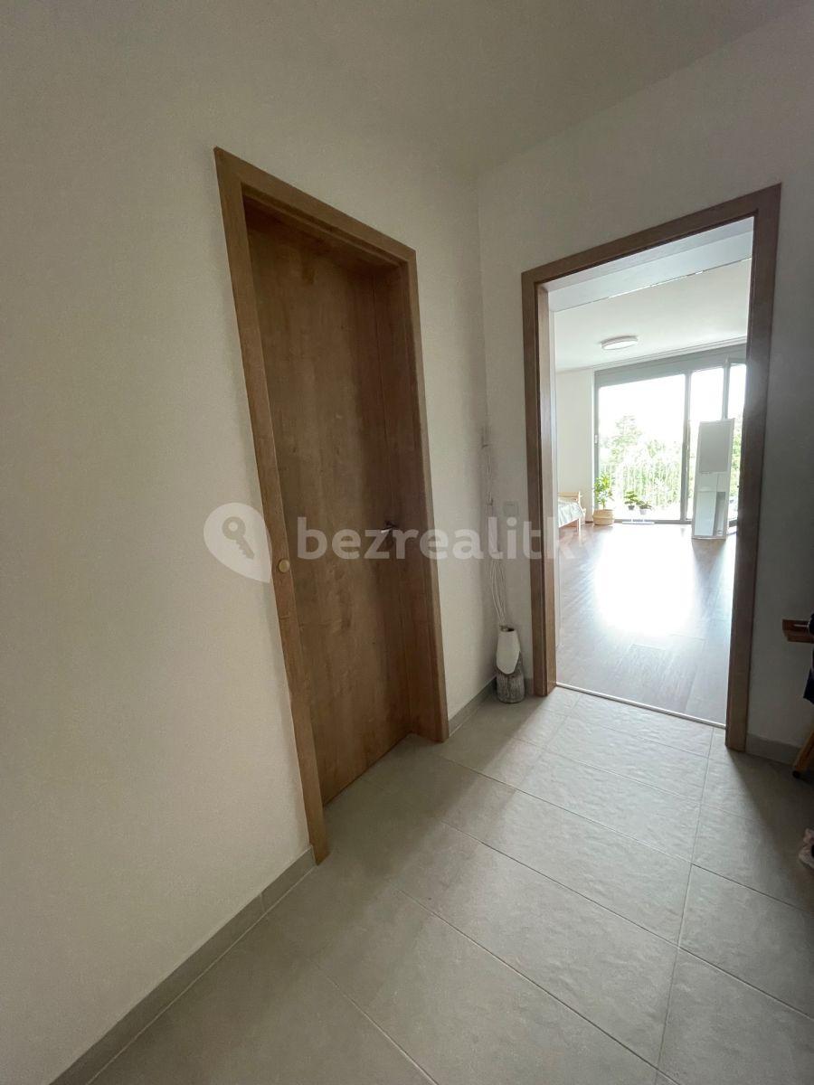 Studio flat for sale, 47 m², Ivana Hlinky, Prague, Prague