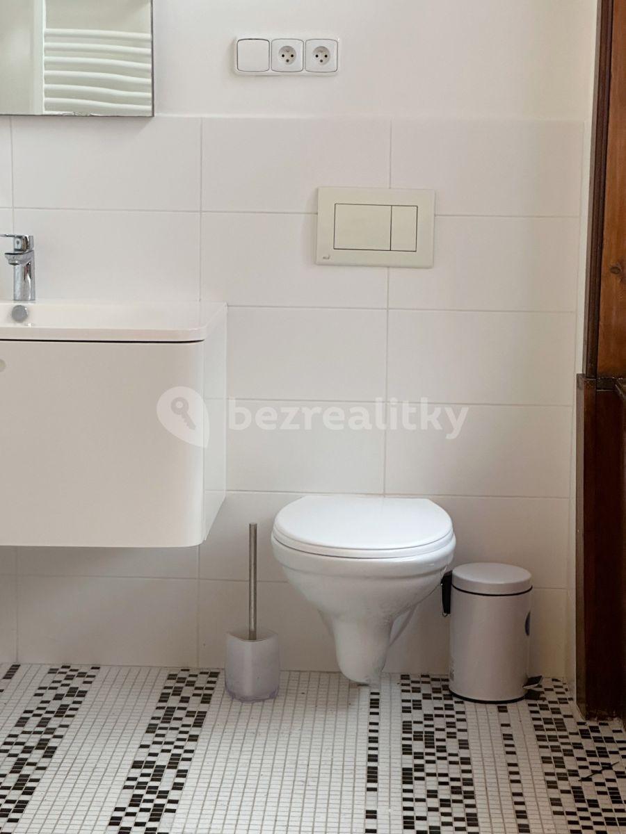 2 bedroom flat to rent, 59 m², náměstí Tomáše Garrigue Masaryka, Poděbrady, Středočeský Region