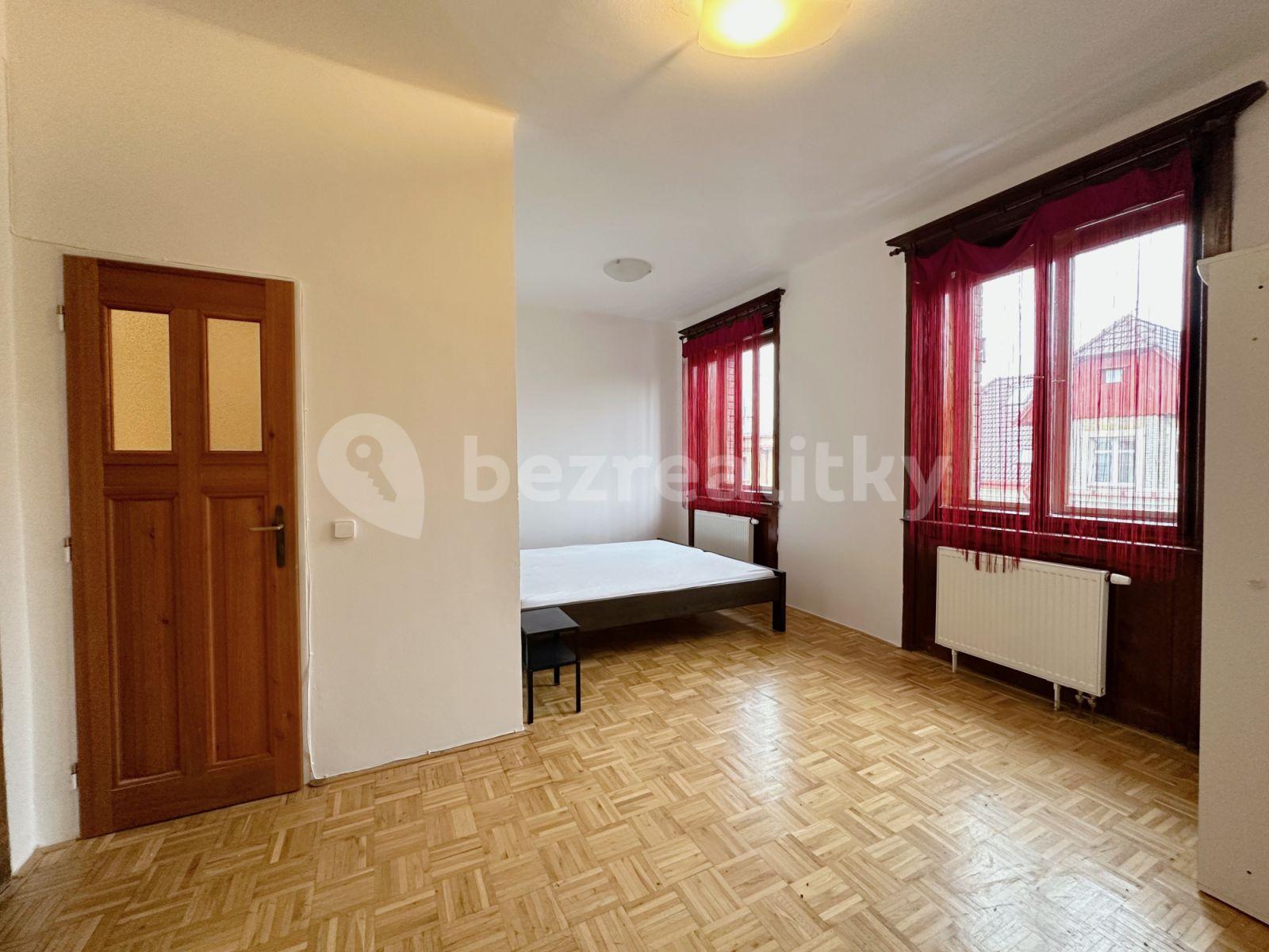 1 bedroom with open-plan kitchen flat to rent, 57 m², náměstí Tomáše Garrigue Masaryka, Poděbrady, Středočeský Region