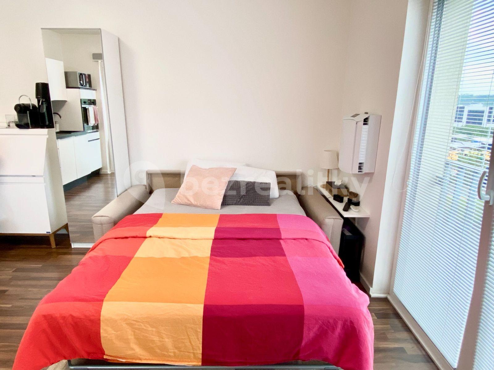 Studio flat for sale, 27 m², Novovysočanská, Prague, Prague