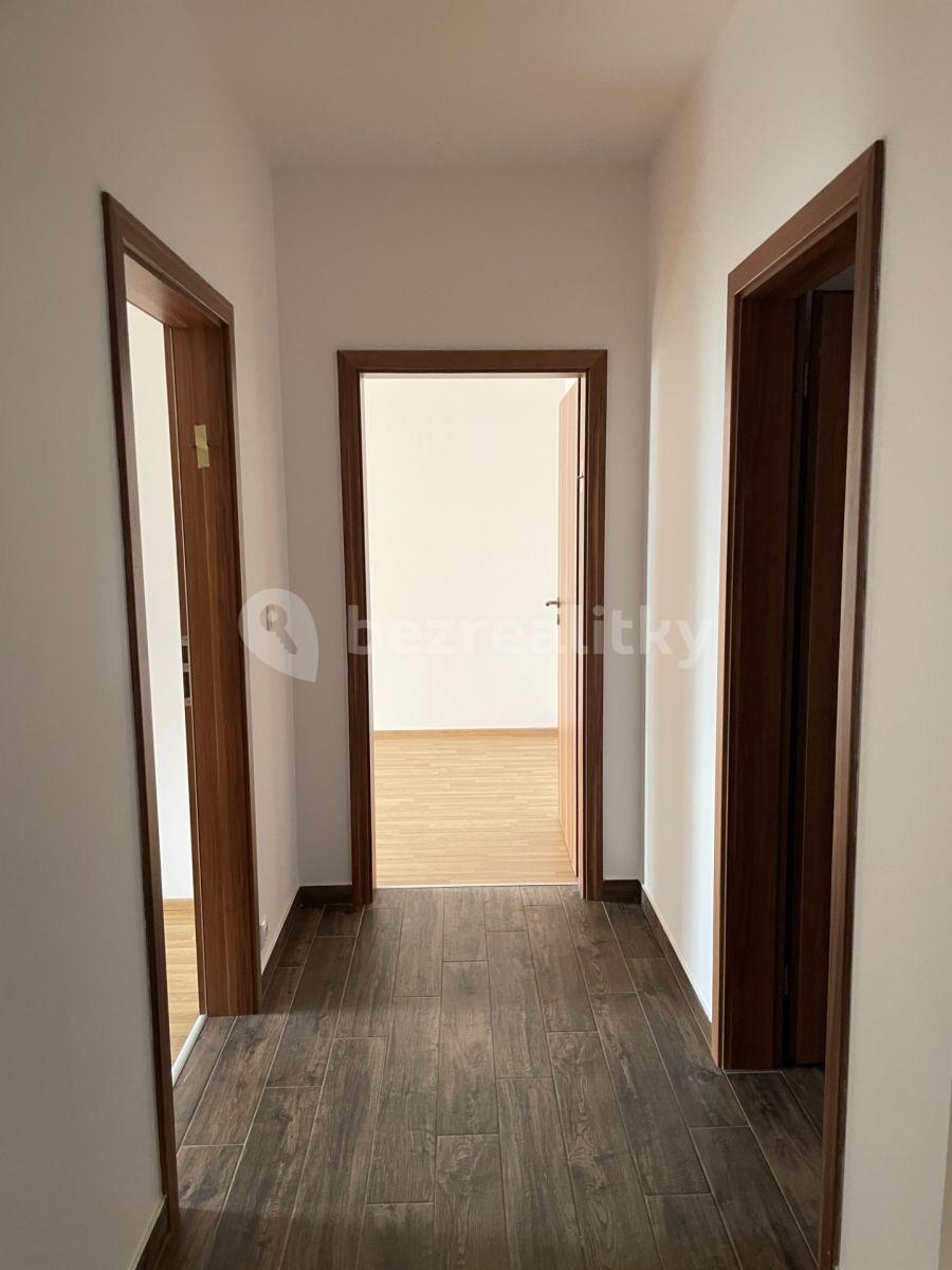 2 bedroom with open-plan kitchen flat to rent, 75 m², Československého exilu, Prague, Prague