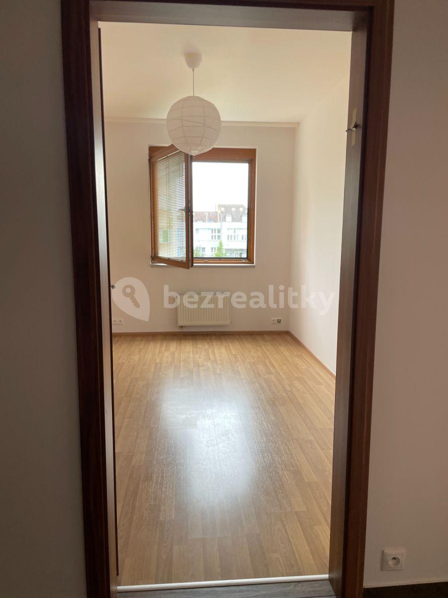 2 bedroom with open-plan kitchen flat to rent, 75 m², Československého exilu, Prague, Prague