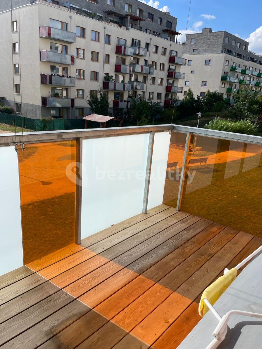 2 bedroom with open-plan kitchen flat to rent, 75 m², Československého exilu, Prague, Prague