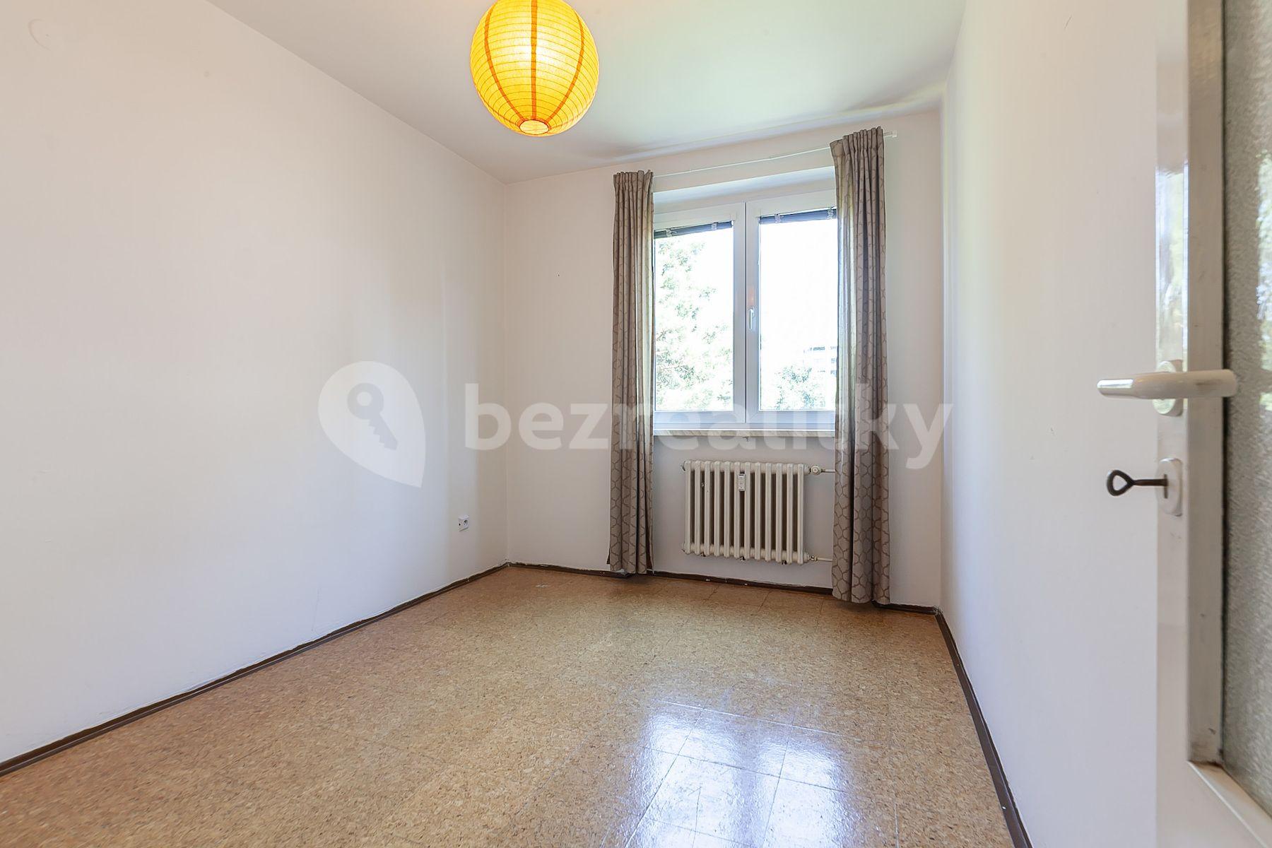 2 bedroom with open-plan kitchen flat for sale, 70 m², Hillebrantova, Prague, Prague