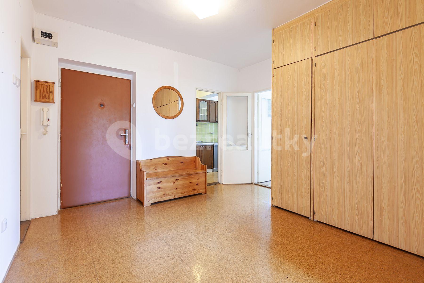 2 bedroom with open-plan kitchen flat for sale, 70 m², Hillebrantova, Prague, Prague