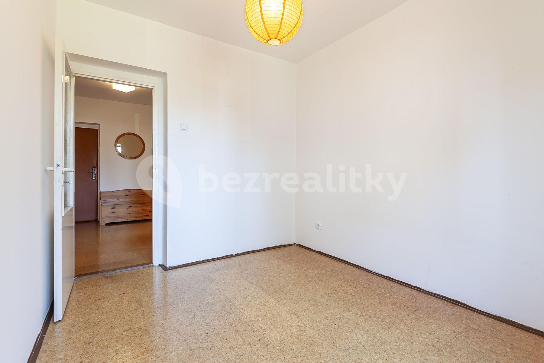 2 bedroom with open-plan kitchen flat for sale, 70 m², Hillebrantova, Prague, Prague