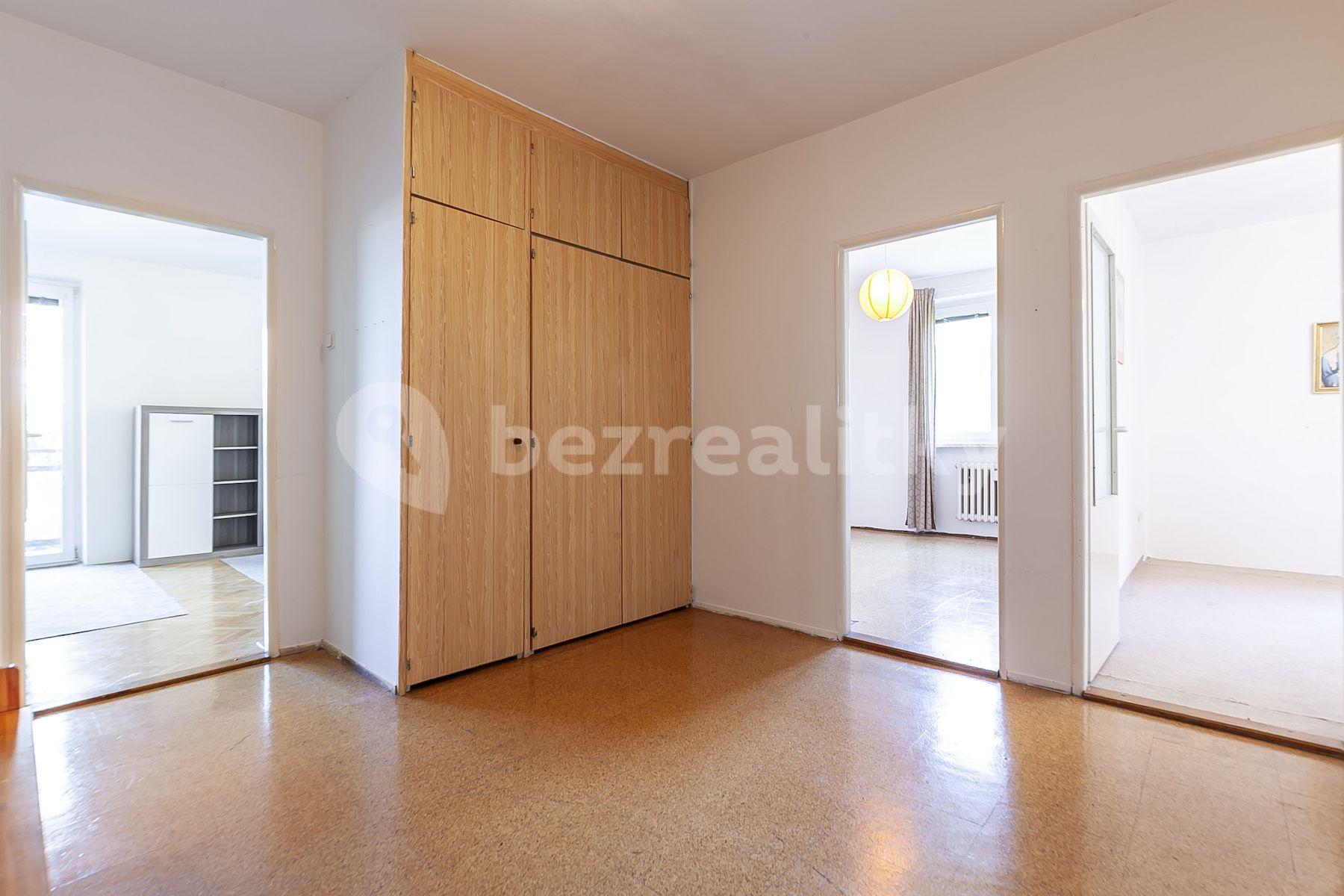 2 bedroom with open-plan kitchen flat for sale, 70 m², Hillebrantova, Prague, Prague