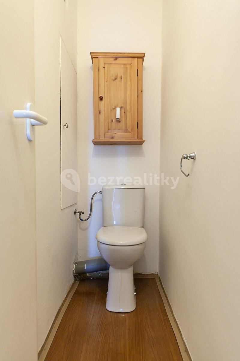 2 bedroom with open-plan kitchen flat for sale, 70 m², Hillebrantova, Prague, Prague